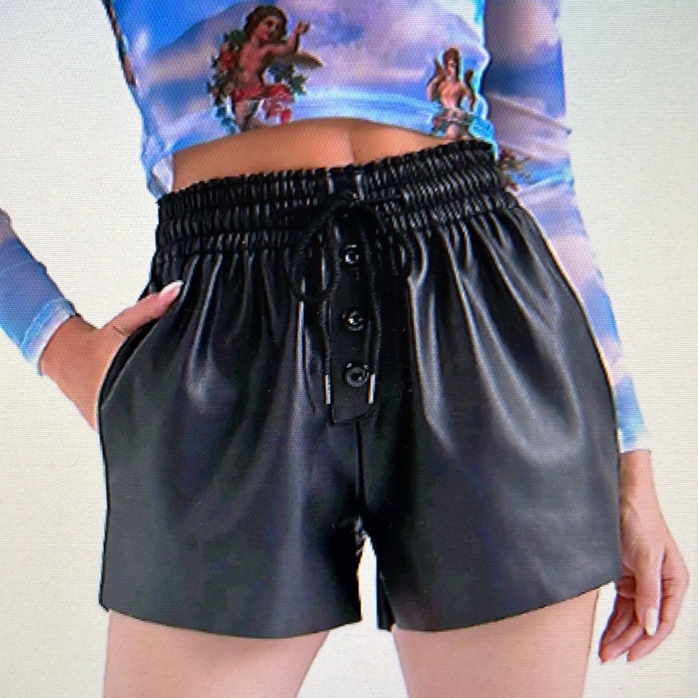 Tagoo Faux leather black paper bag shorts size small nwt